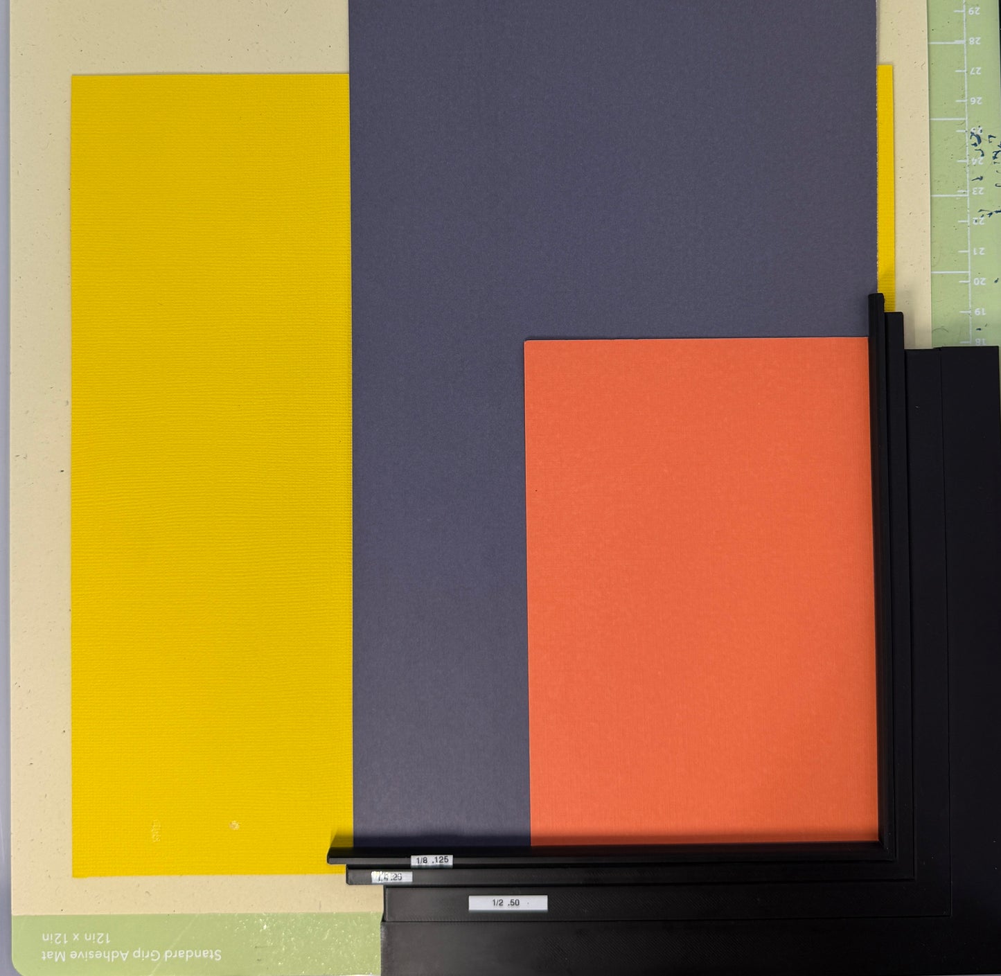 Paper Layering Guide for Scrapbooking – Precision Photo Matting & Alignment Tool