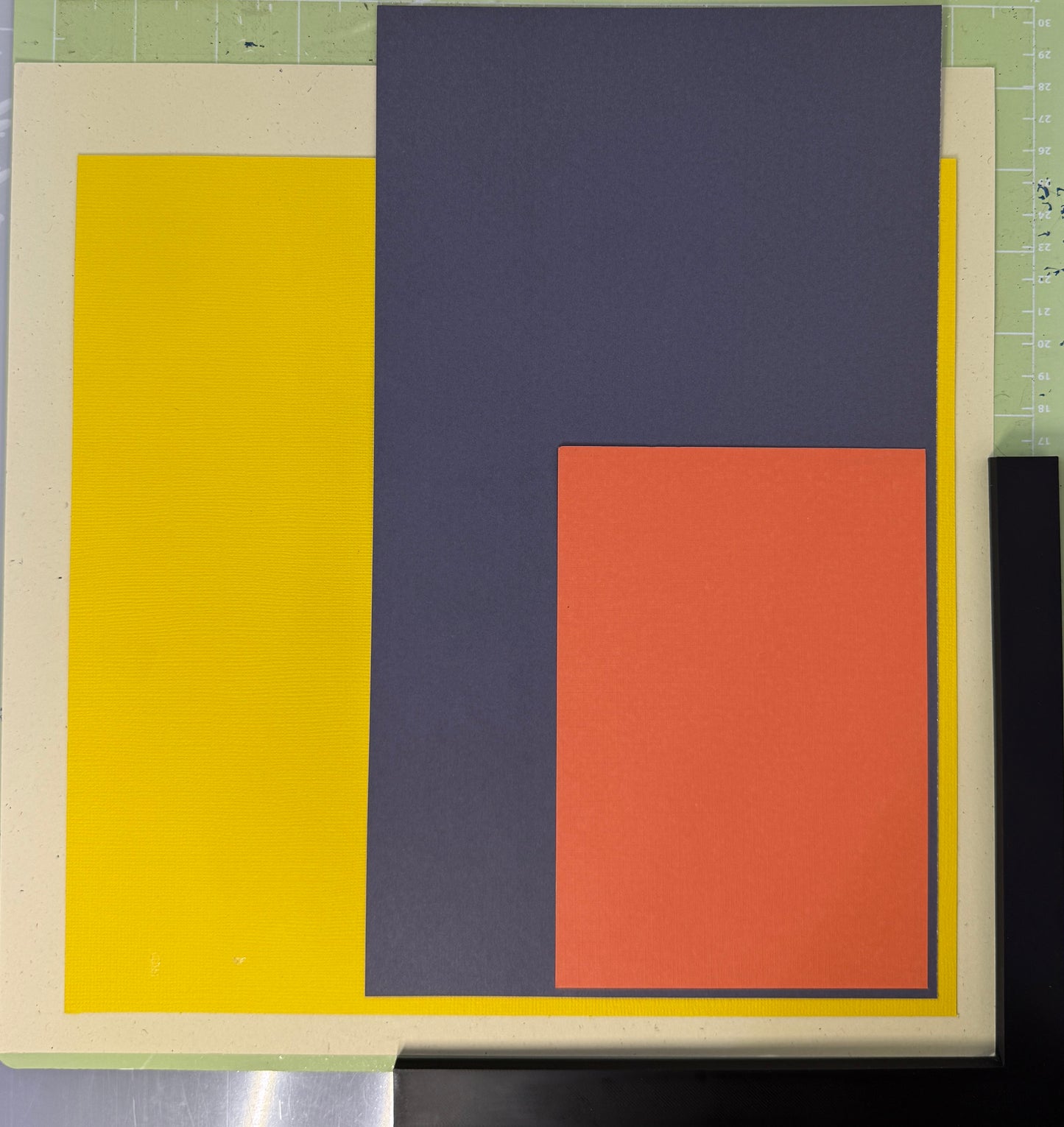 Paper Layering Guide for Scrapbooking – Precision Photo Matting & Alignment Tool