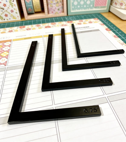 Paper Layering Guide for Scrapbooking – Precision Photo Matting & Alignment Tool